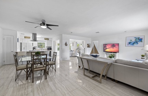 Florida North Atlantic Coast Casa | Ship To Shore-Close to Beach