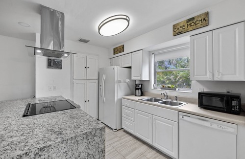 Florida North Atlantic Coast Casa | Ship To Shore-Close to Beach