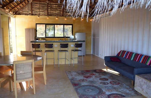 La Ventana Casa | Casa de contenedores de envío en el corazón de la ciudad