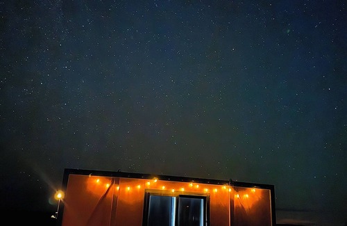 Alpine Alquiler De RV | Shipping Container in Terlingua, TX