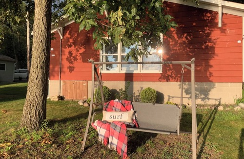 Shipshewana Cabina | Shipshewana, AmishCountry, 2 neighboring spaces. Sleeps up to 12.
