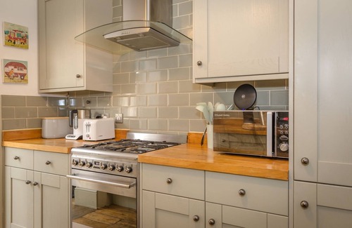 Meads Apartamento | Shipside - spacious, stylish patio garden apartment in Meads village area