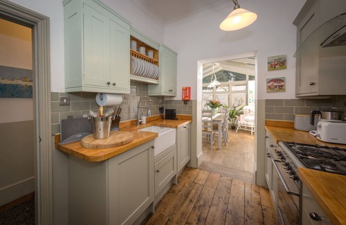 Meads Apartamento | Shipside - spacious, stylish patio garden apartment in Meads village area