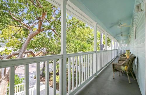 Truman Annex Casa | Shipyard Treasure by AvantStay Communal Pool Gated Community Great Location Week Long Stays