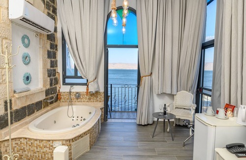 Tiberias Old City Hotel | Shirat Hayam - Boutique Hotel