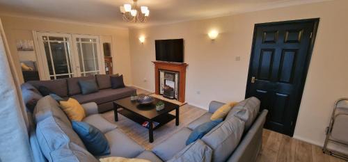 Milton Casa | Shirley L, Milton, Cambridge, 4 BR House, Newly Refurbished