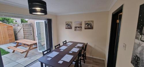 Milton Casa | Shirley L, Milton, Cambridge, 4 BR House, Newly Refurbished