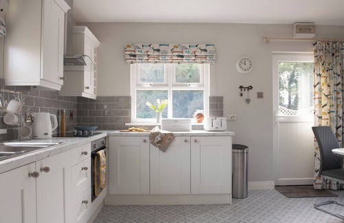 Omagh Casa | SHIRLEY'S HOUSE, pet friendly, with open fire in Omagh