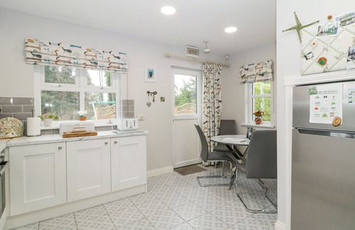 Omagh Casa | SHIRLEY'S HOUSE, pet friendly, with open fire in Omagh