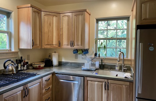 Corvallis Cabaña | ShiShi's Cottage--Walk to OSU