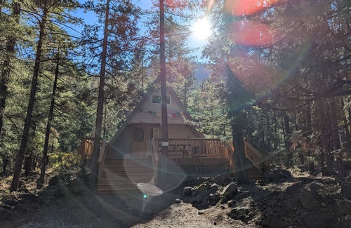 Weed Cabaña | Shivangini Cottage at Healing Waters of Shasta