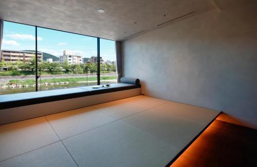 Karasuma Hotel | Shizuru 鴨川 "旧SGR鴨川"