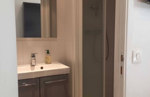 Saint-Germain-l'Auxerrois Apartamento | SHO Studio-A small, wonderful studio-flat in the very center of Paris-75006