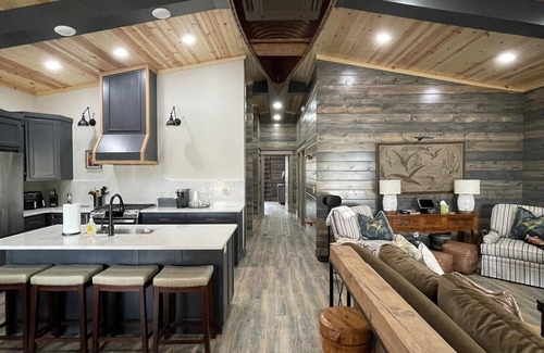 Cotter Casa | Shoofly Cotter: Cozy Cabin in the Trout Fishing Capital USA