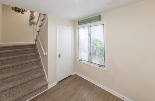 Northeast Virginia Beach Casa | Shoot The Breeze - North End VB