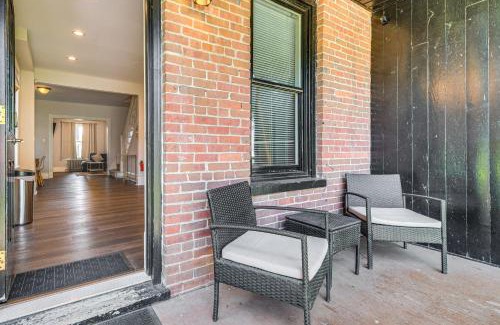 Stroudsburg Casa | Shop and Dine Central Stroudsburg Townhome!