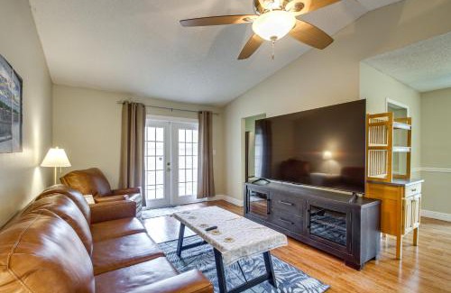 Northeast Pensacola Casa | Shop, Dine and Visit UWF Pensacola Home with Yard!