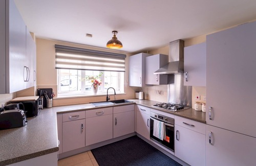 Bicester Casa | Shop & Stay at Bicester Village near our 3 Bed Home| Pass the Keys