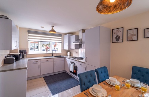 Bicester Casa | Shop & Stay at Bicester Village near our 3 Bed Home| Pass the Keys