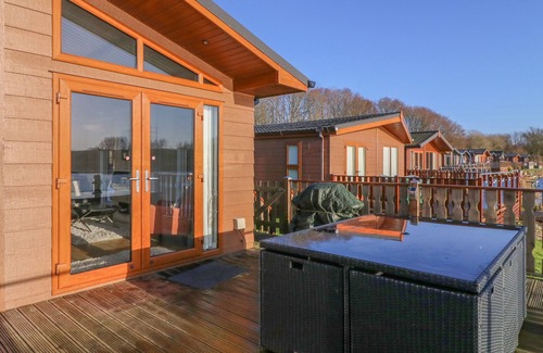 South Lakeland Leisure Village Cabaña | Shore Beats Work, CARNFORTH