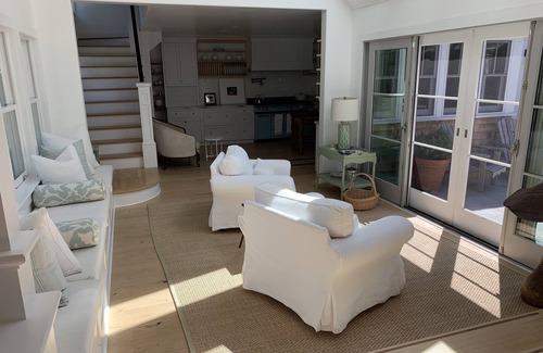 Jamestown Casa | Shoreby Hill - Cabo espacioso recientemente renovado