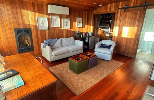 Jamestown Cabaña | Shoreby Hill / Village - Jamestown Cottage, cerca de Newport, RI y playas