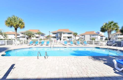 Cherry Grove Beach Casa | Shorehaven Lakefront & Steps to Beach w Pool and Grill