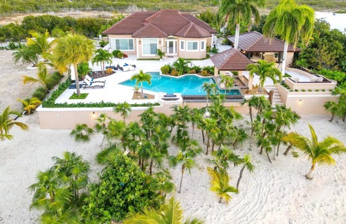 Leeward Settlement Villa | Shoreline Beach Villa