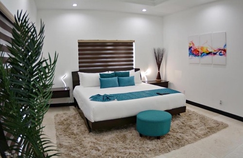 Leeward Settlement Villa | Shoreline Beach Villa