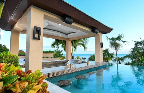 Leeward Settlement Villa | Shoreline Beach Villa