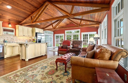 Springdale Casa | Shoreline Cottage - Direct Lake Access