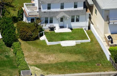 Northeast Virginia Beach Casa | Shoreline Cottage - Oceanfront - North End VB
