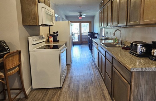 Confluence Casa | Shoreline Estates - Upper Apartment