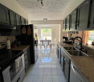 Pretty Bayou Casa | Shoreline House