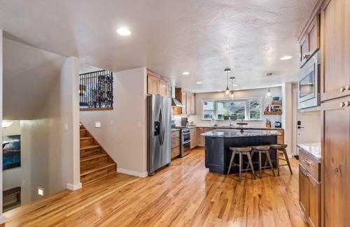 Coeur d'Alene Casa | Shoreline Retreat - Luxury Home in Sanders Beach