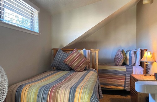 South Lake Tahoe Hotel | Shoreline Serenity: Ski-In, Beach-Out at Tahoe, Free Parking, Pool and Spa