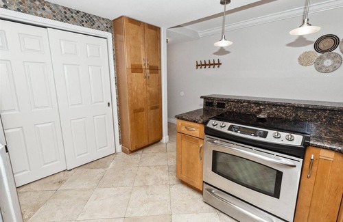 Holiday Isle Condominio | Shoreline Towers 1052 2 Bedroom Condo by RedAwning