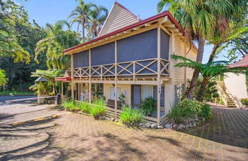 Elizabeth Beach Villa | Shores Three Bedroom Villa