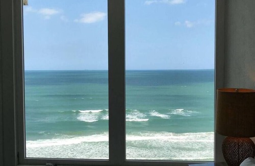Daytona Beach Shores Condominio | * ESPECIAL DE MAYO * Pocas fechas de verano permanecen en alquiler de 5 estrellas en la playa: increíble en la playa