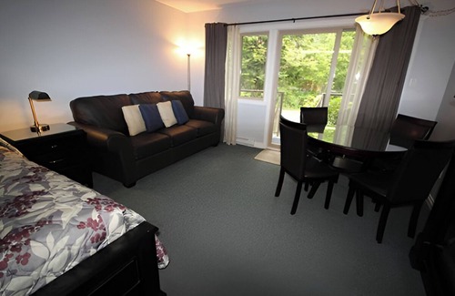 Regional District of Nanaimo Condominio | Shorewater Resort Garden View Suite #201