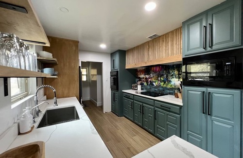 Granbury Casa | Shorhaus, Gorgeous Main Body Lake Retreat