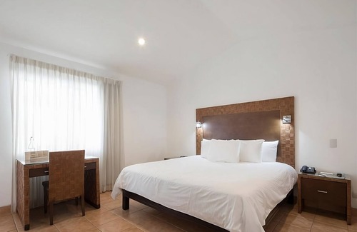 San José Hotel | Short Distance From The Well Known Sites! Complimentary Parking, Pets Allowed