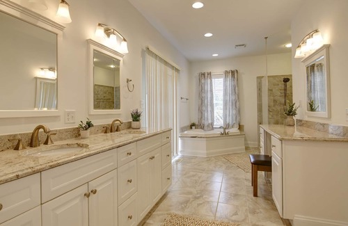 Woolford Casa | Short drive to Downtown Cambridge | Indoor Pool | Private Dock | Kayaks | Pet Fr