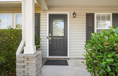 Silver Lake Casa | Short Drive to Downtown or the Beach 907 Brewster Lane