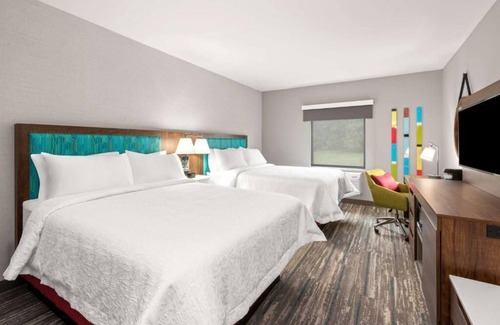 Tigard Hotel | Short Drive to Oregon Zoo! Indoor Pool, Free Hot Breakfast!