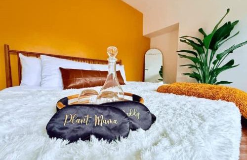 Victorian Village Casa | Short North Convention King Bed Free Parking!