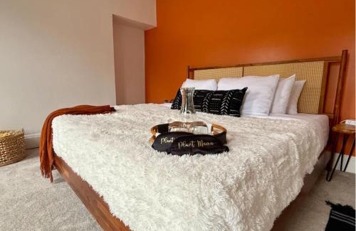 Victorian Village Casa | Short North Convention King Bed Free Parking!