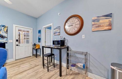 Victorian Village Casa | Short North - Convention - Queen Bed -Free Parking