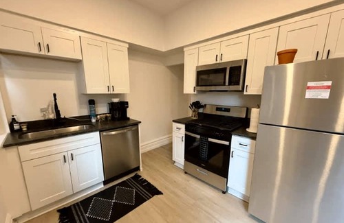 Victorian Village Casa | Short North Convention King Bed Free Parking