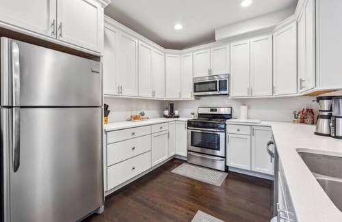 Short North Casa | Short North Custom Built Home! Steps from High Street